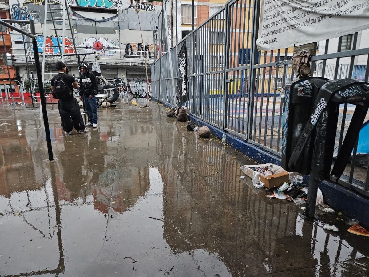 Encharcamientos y basura tras la lluvia